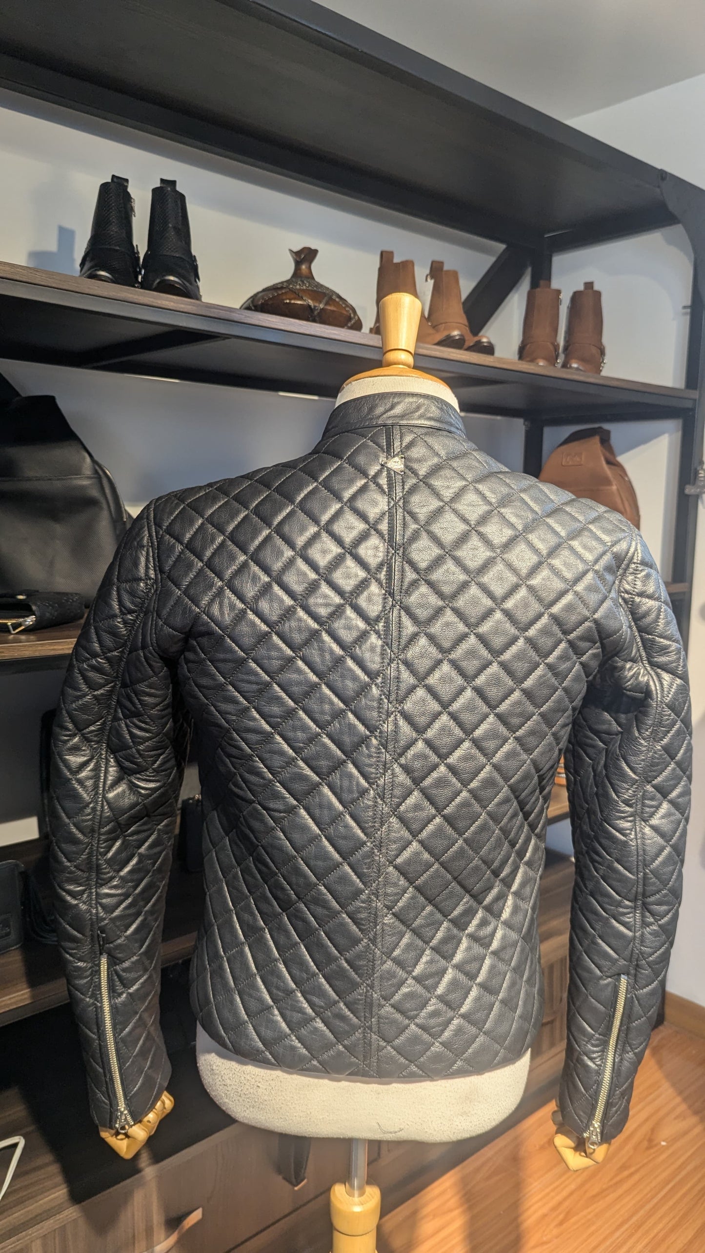 Chaqueta en Cuero Negro LCHL168 Marca La Chaqueteria