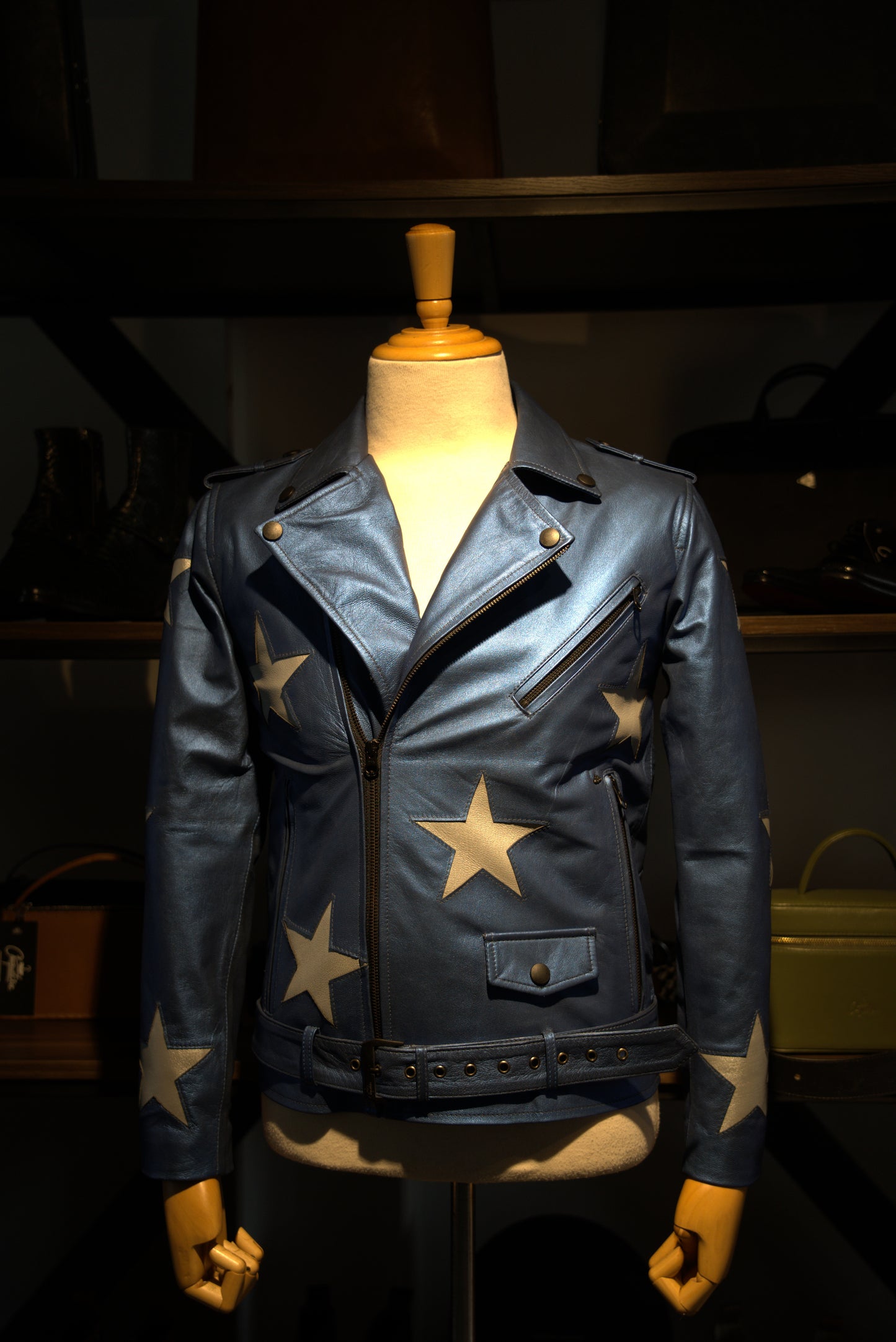 Chaqueta en Cuero Azul Metalizado Estrellas Bison