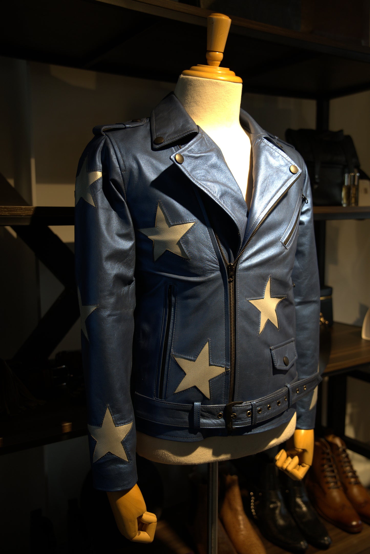 Chaqueta en Cuero Azul Metalizado Estrellas Bison