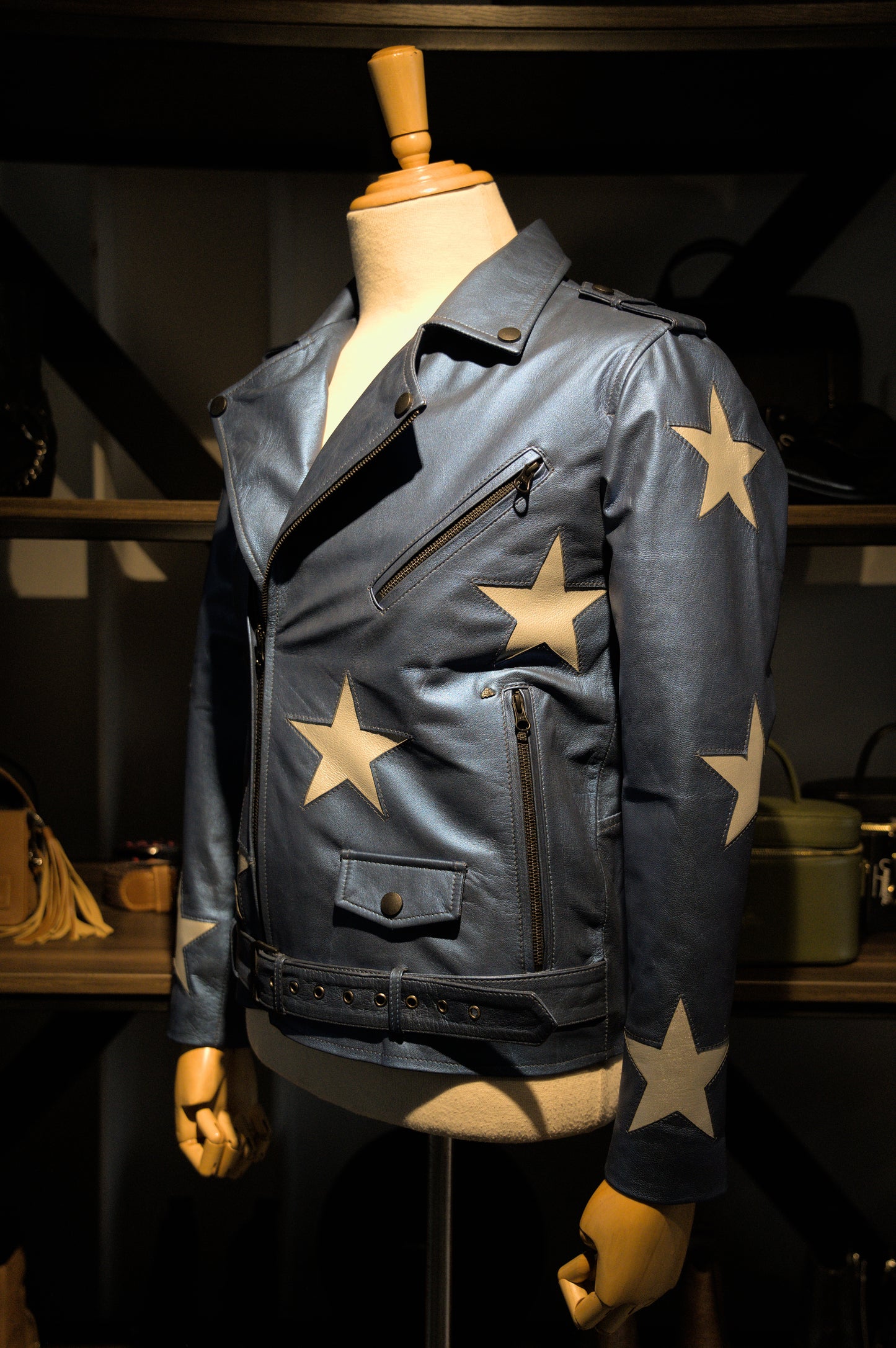 Chaqueta en Cuero Azul Metalizado Estrellas Bison