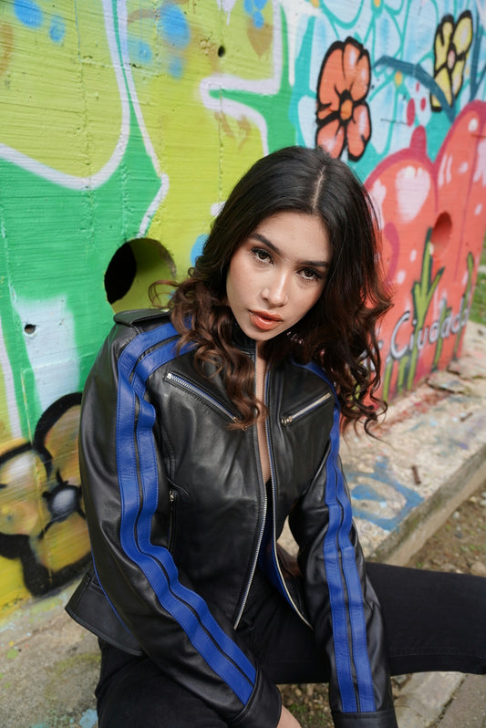 Chaqueta en Cuero Negro Franja Azul Con Sistema de Protecciones Racer