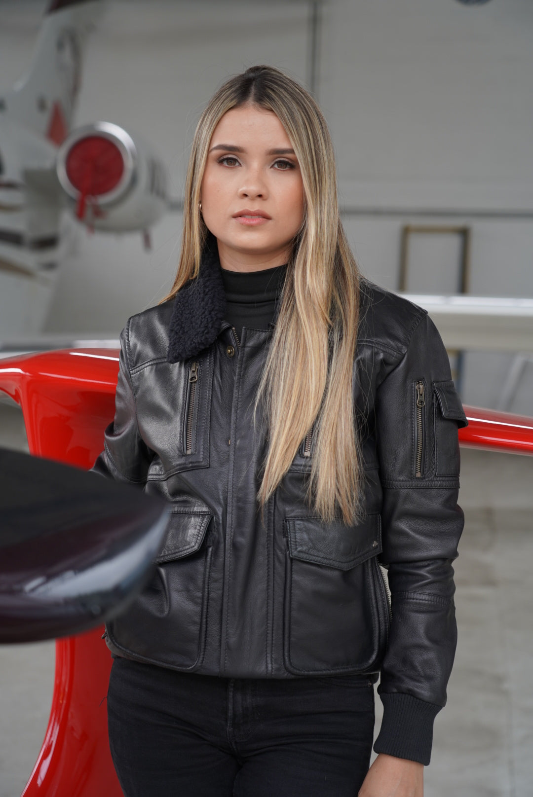 Chaqueta en Cuero Negro Tipo Piloto W95