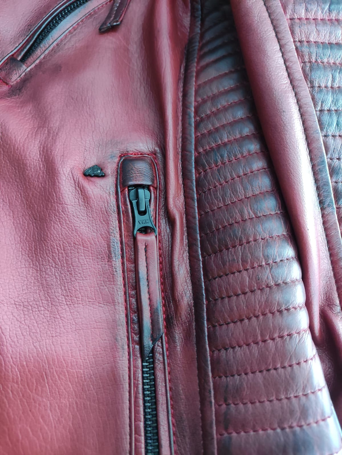 Chaqueta de Cuero Becerro Rojo Contrastado Blug 2.0