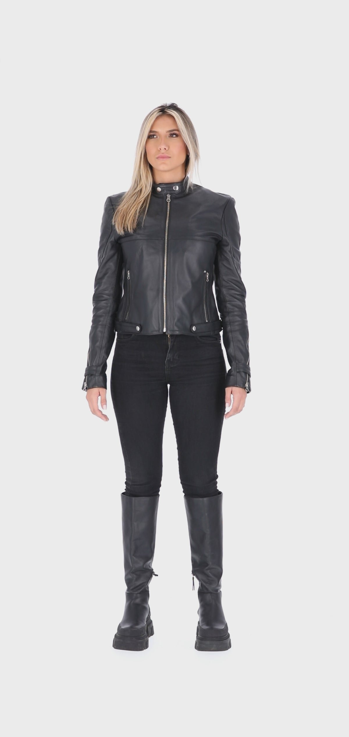 Chaqueta en Cuero Negro W33