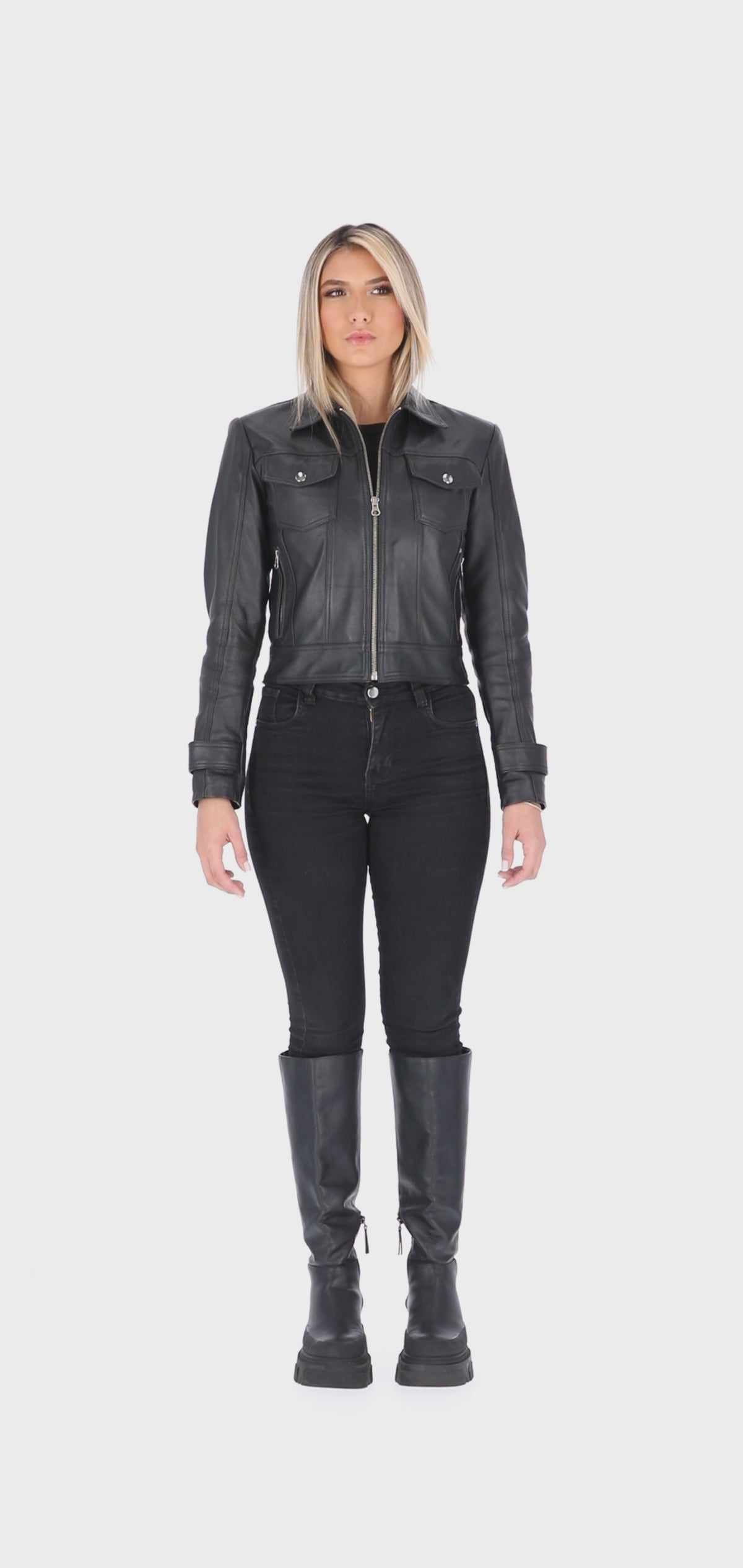 Chaqueta en Cuero Negro W44