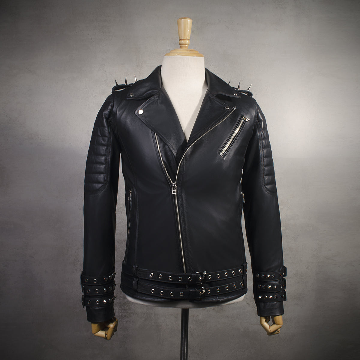Chaqueta de Cuero Negro Subzero con Bordado